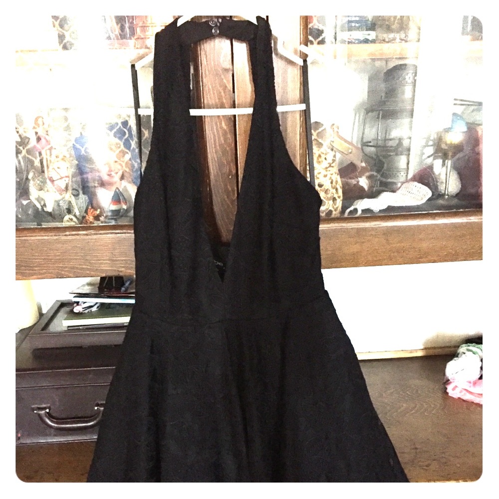 NWT Timeless, classic Bebe lace cocktail dress!